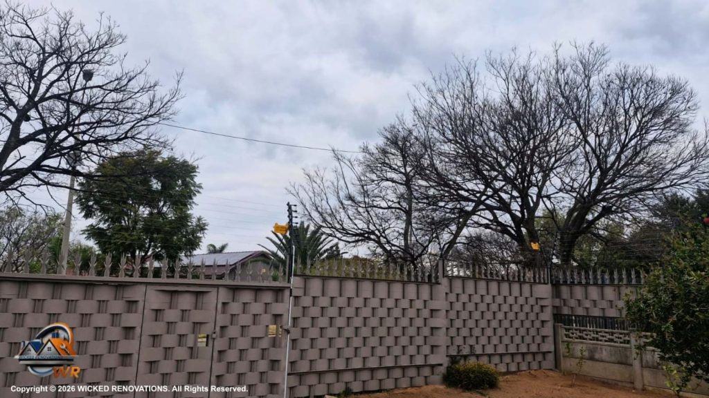 35m Bushveld Palisade Weaving and 110m Electric Fence Installation in Randfontein