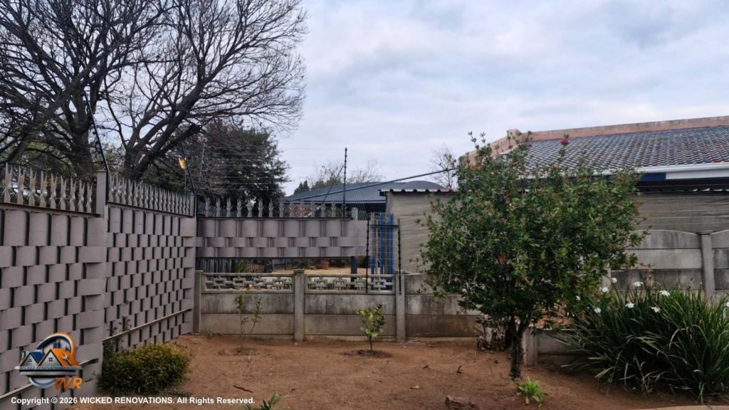 35m Bushveld Palisade Weaving and 110m Electric Fence Installation in Randfontein
